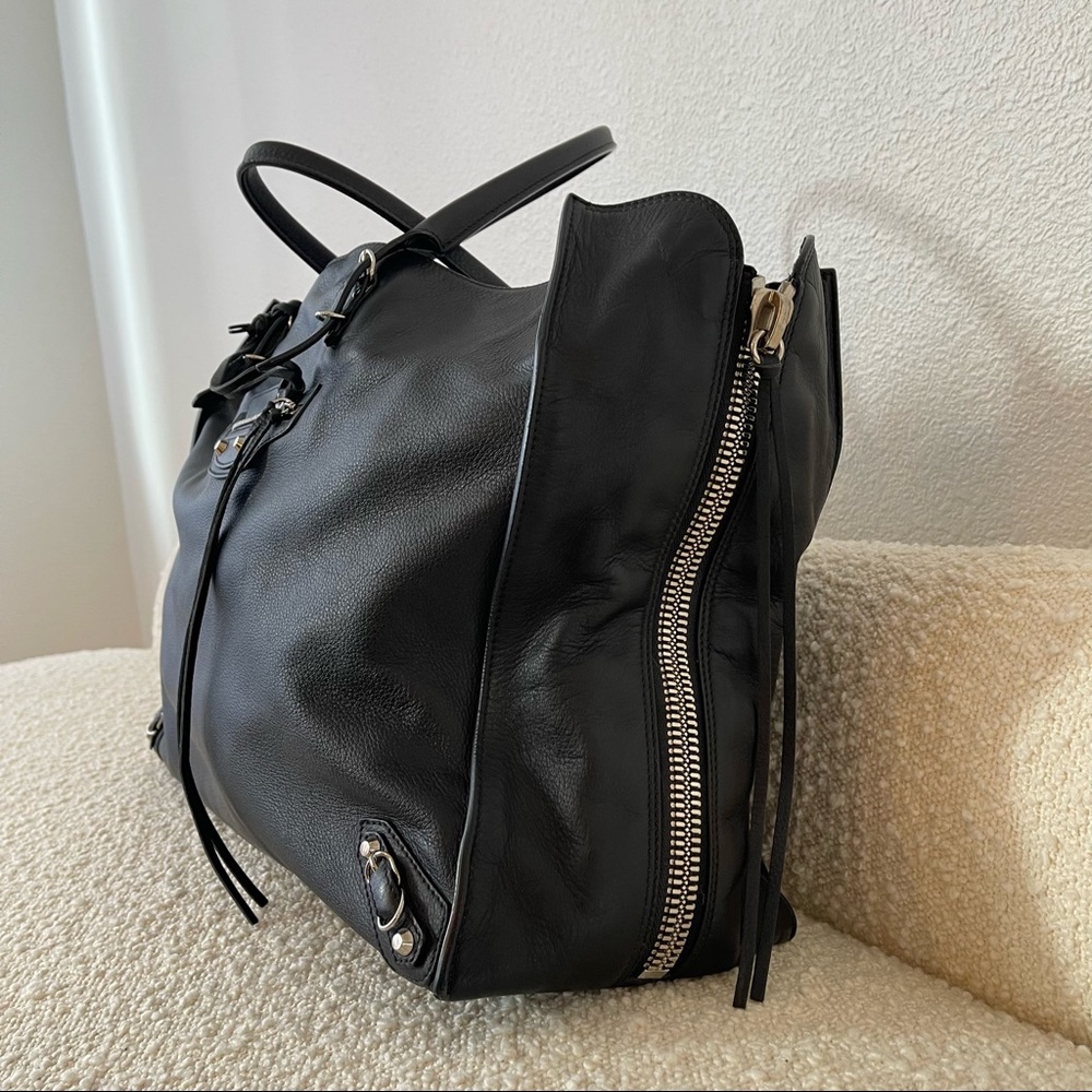 Balenciaga Black Leather Tote - Picture 3 of 15